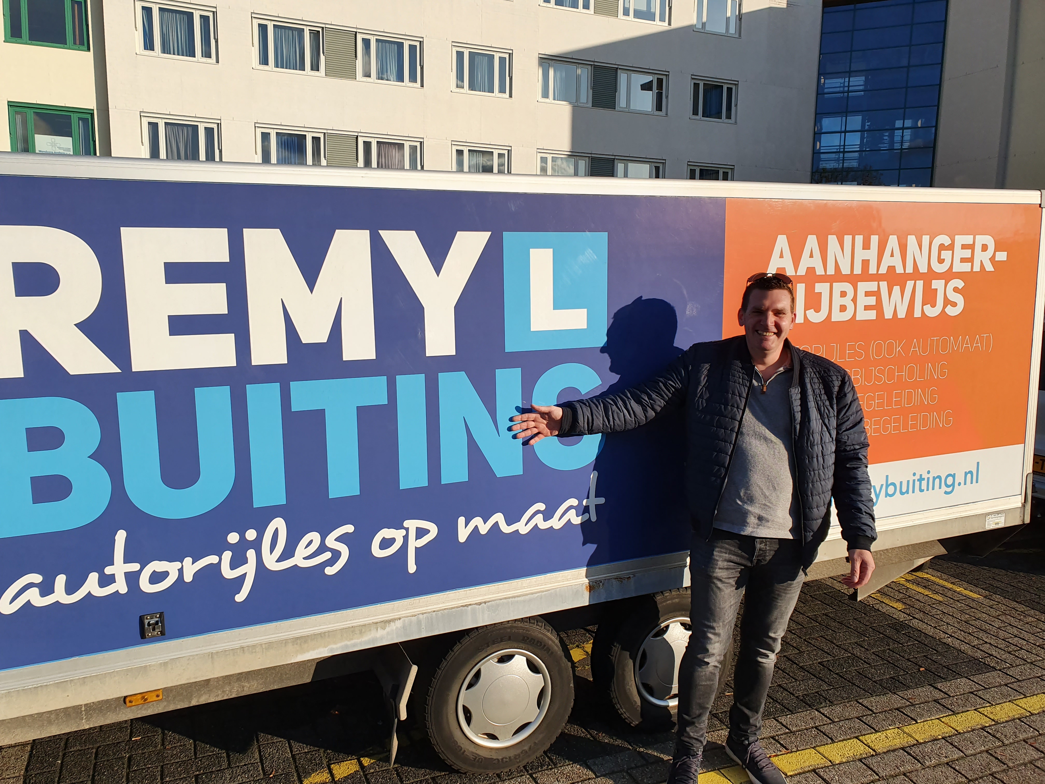 Gefeliciteerd Stefan in 1 keer geslaagd voor je E achter B rijbewijs!