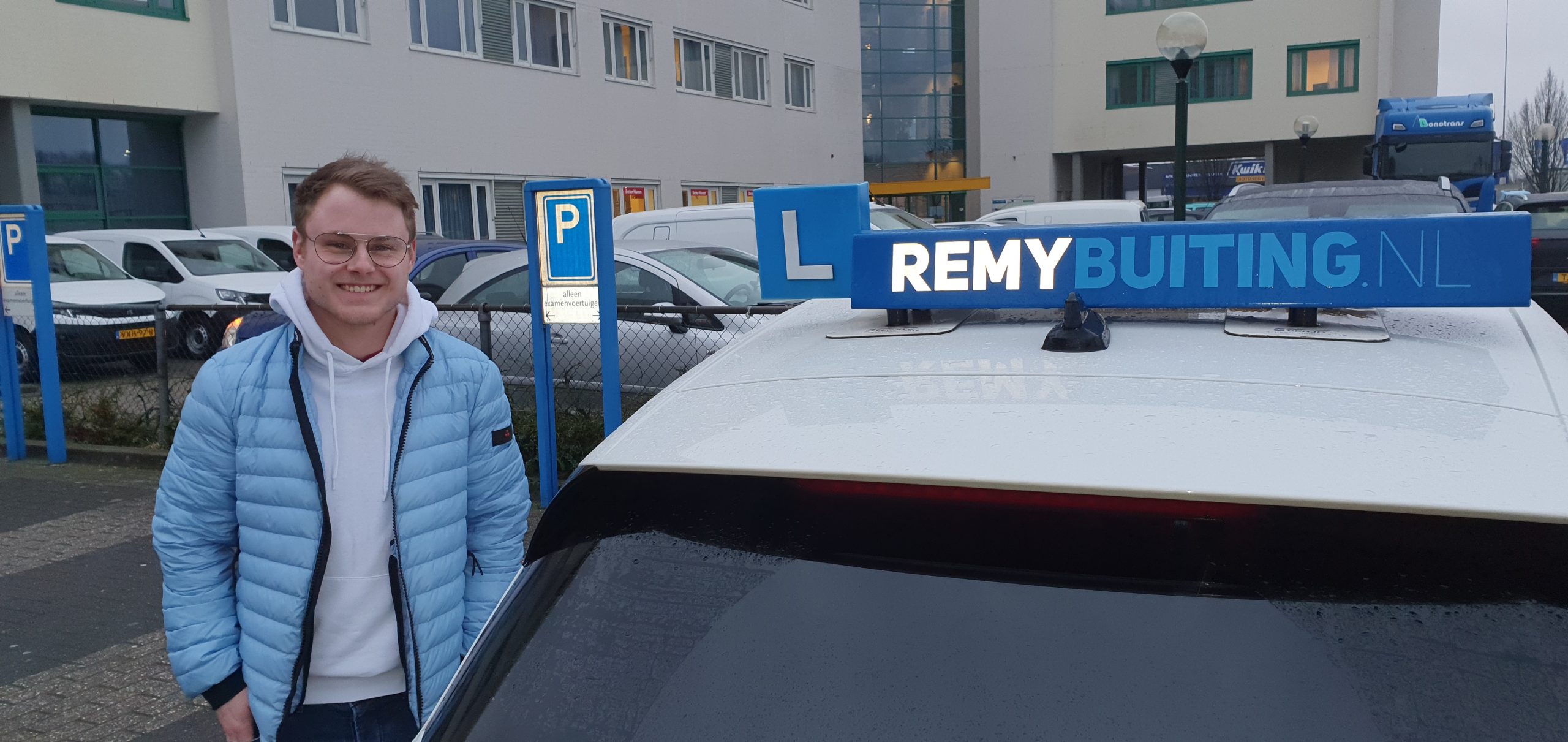 Gefeliciteerd Rick in 1 keer geslaagd voor je rijbewijs!