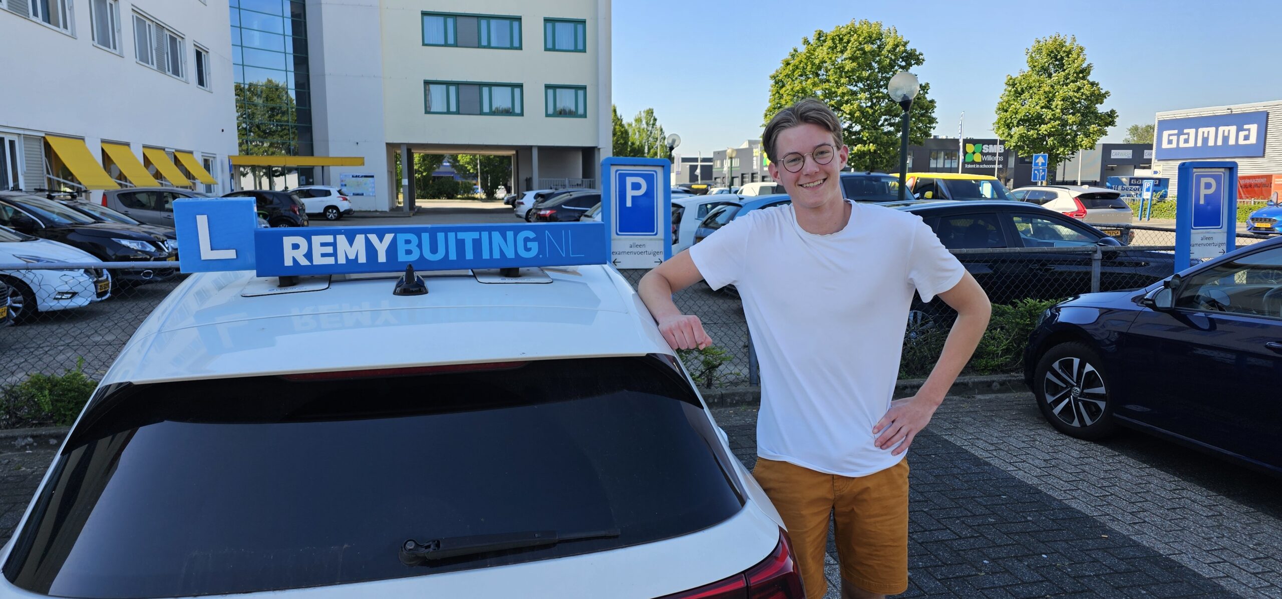 Gefeliciteerd Wout in 1 keer geslaagd voor je rijbewijs!