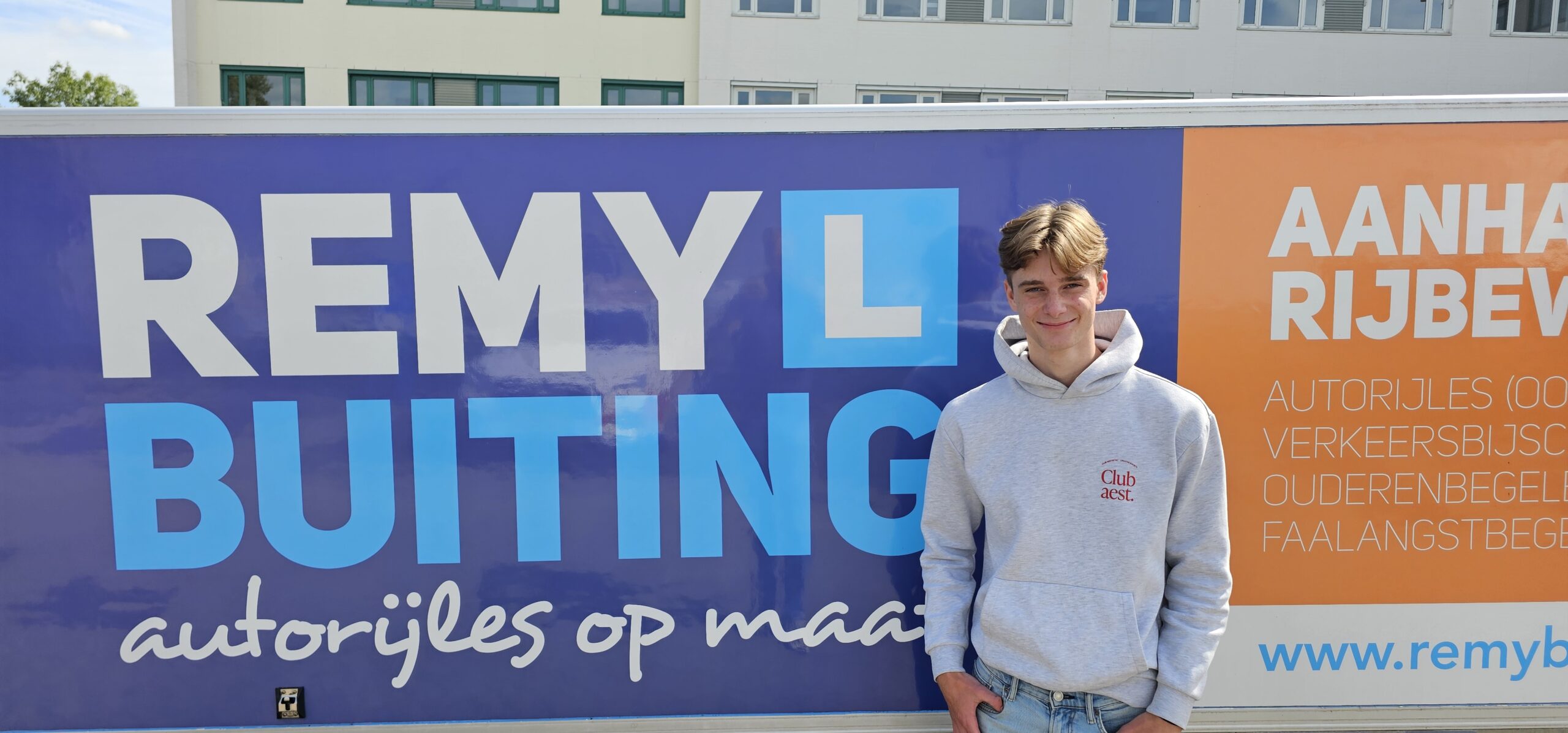 Gefeliciteerd Lars geslaagd voor je E achter B rijbewijs!