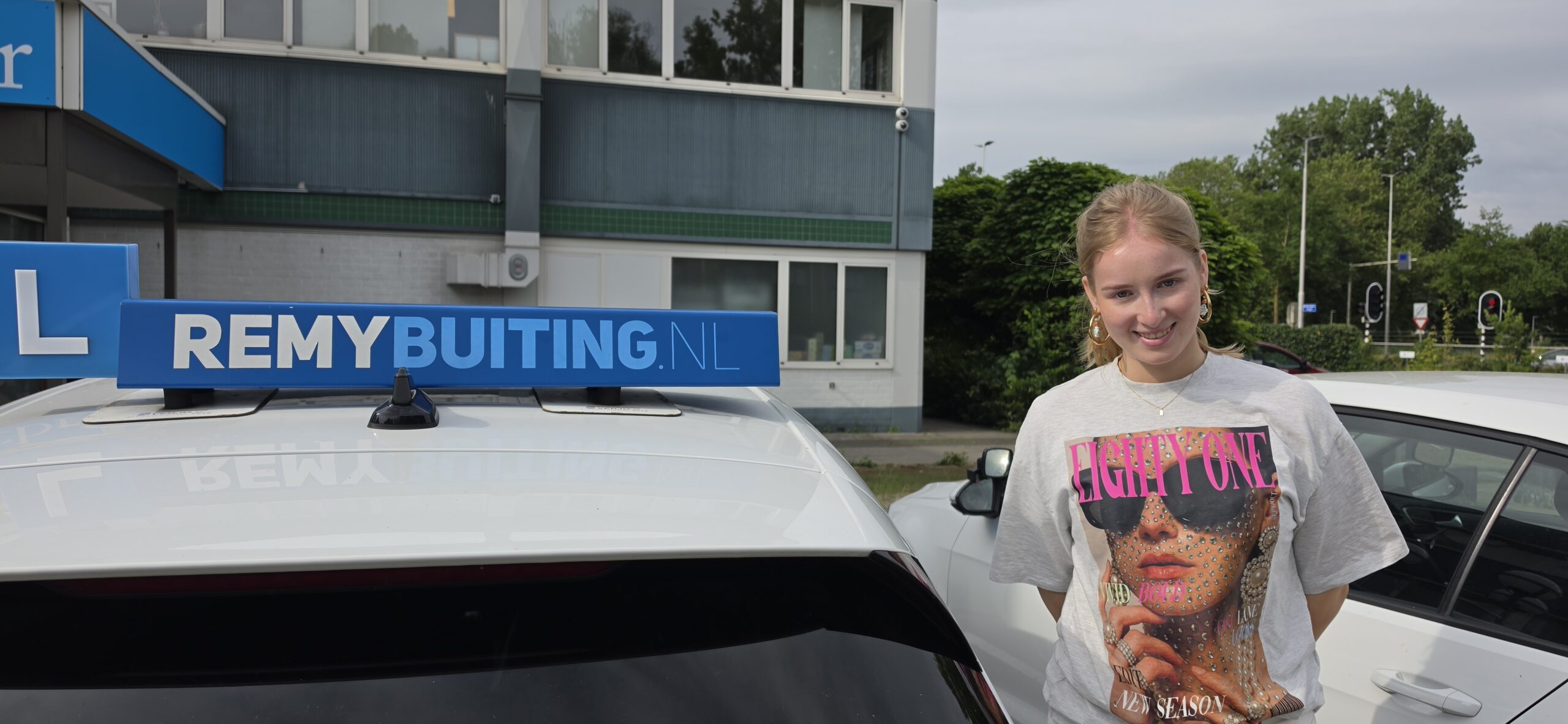 Gefeliciteerd Rozemarie in 1 keer geslaagd voor je rijbewijs!