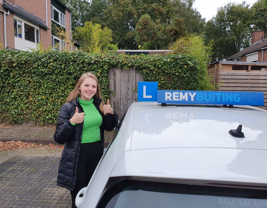 Gefeliciteerd Noa in 1 keer geslaagd voor je rijbewijs!