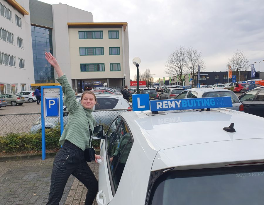 Gefeliciteerd Imme geslaagd voor je rijbewijs!