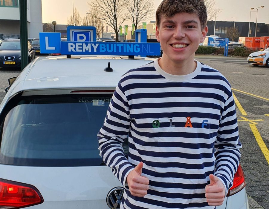 Gefeliciteerd Nieck in 1 keer geslaagd voor je rijbewijs!