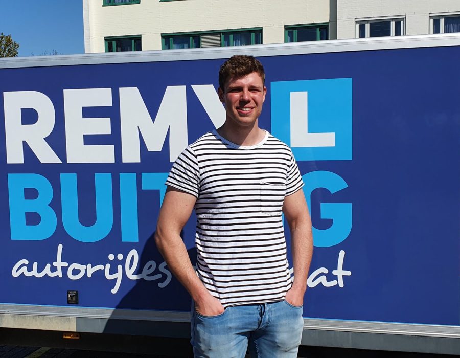 Gefeliciteerd Thijs in 1 keer geslaagd voor je E achter B rijbewijs!