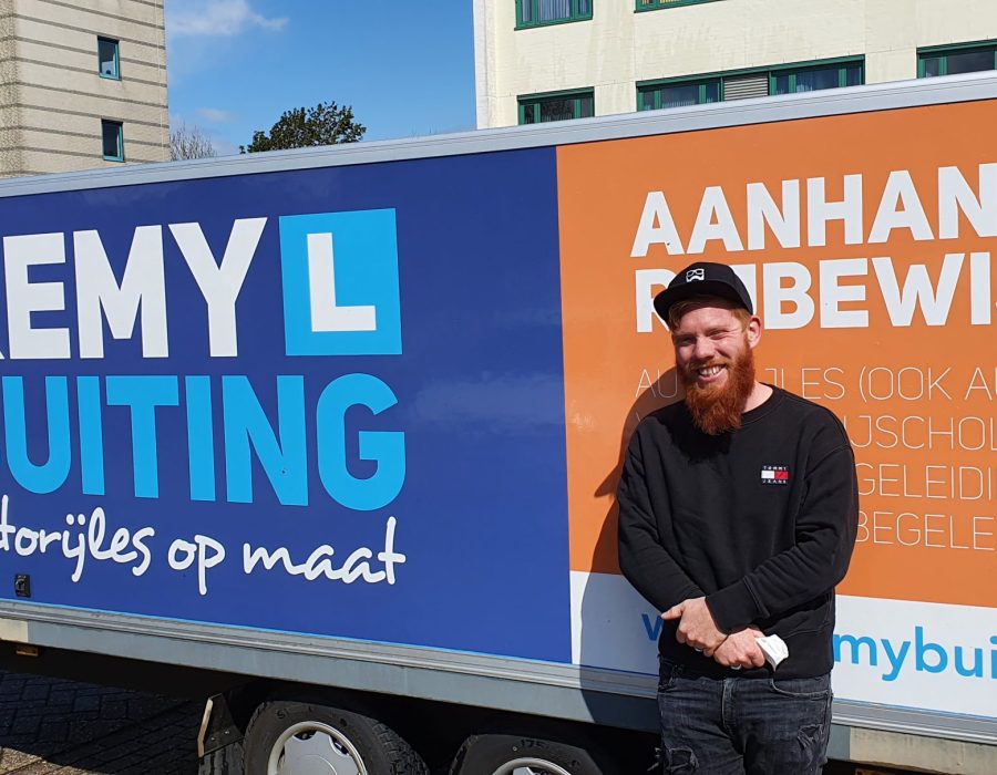 Gefeliciteerd Coen in 1 keer geslaagd voor je E achter B rijbewijs!