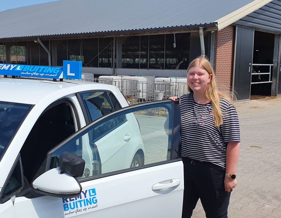 Gefeliciteerd Noa in 1 keer geslaagd voor je rijbewijs!