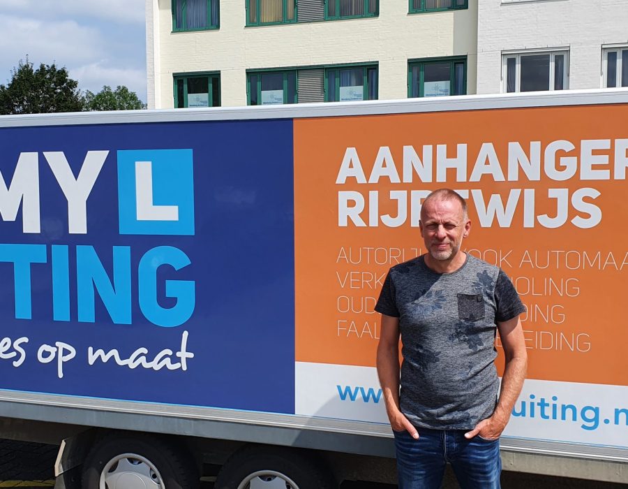 Gefeliciteerd Erwin in 1 keer geslaagd voor je E achter B rijbewijs!