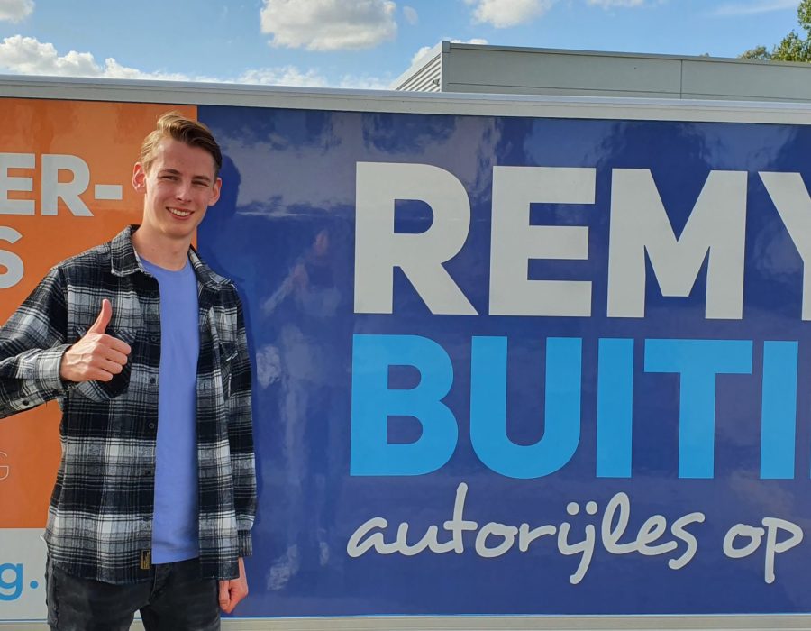 Gefeliciteerd Marc in 1 keer geslaagd voor je aanhanger rijbewijs!