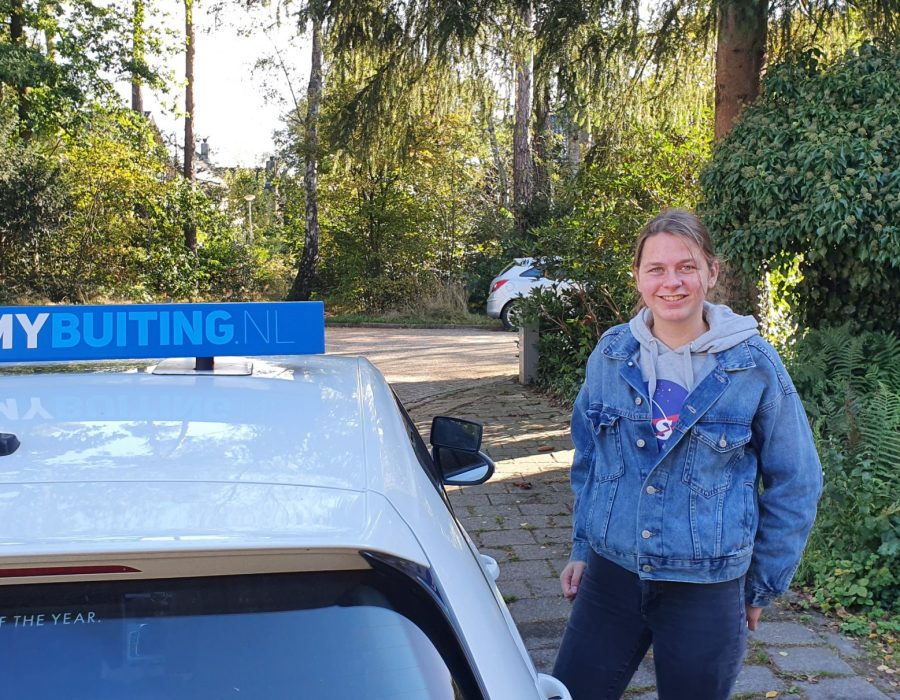 Gefeliciteerd Marije in 1 keer geslaagd voor je rijbewijs!