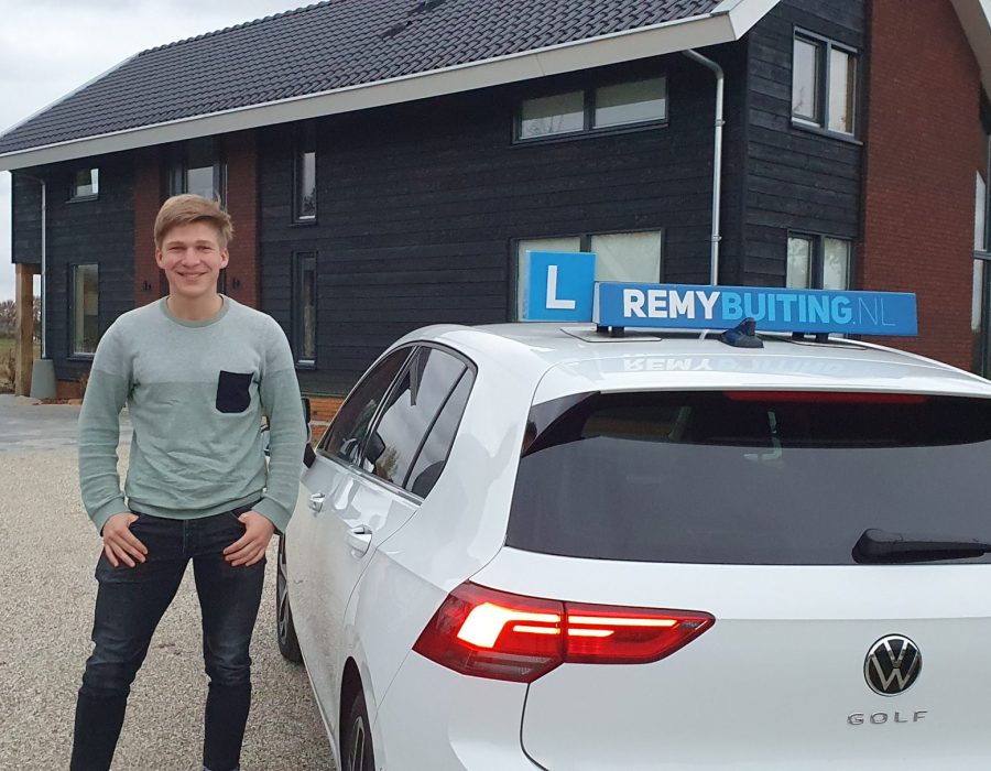 Gefeliciteerd Thorben in 1 keer geslaagd voor je rijbewijs.