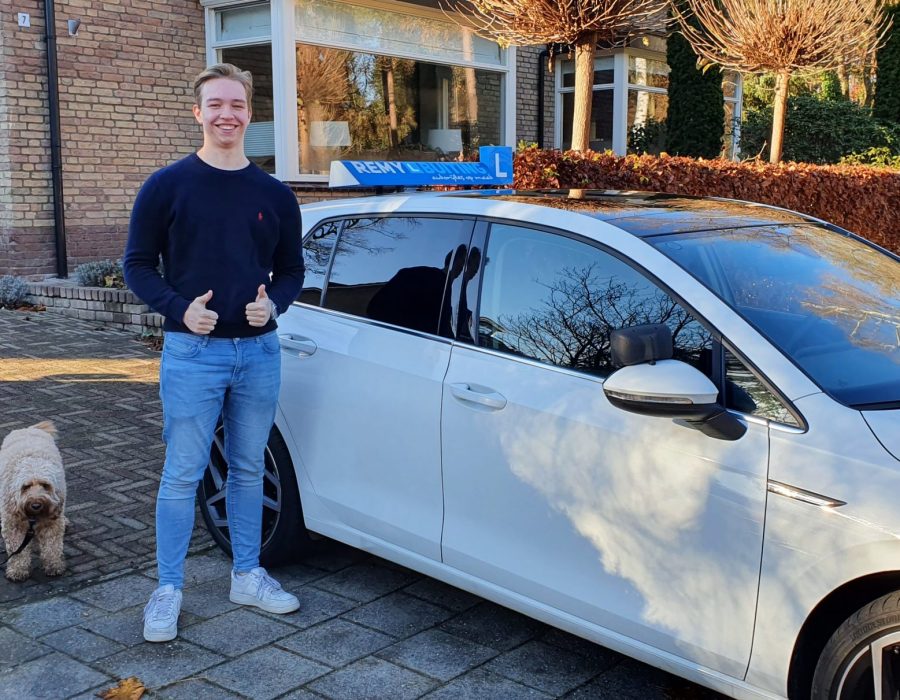 Gefeliciteerd Stijn in 1 keer geslaagd voor je rijbewijs!