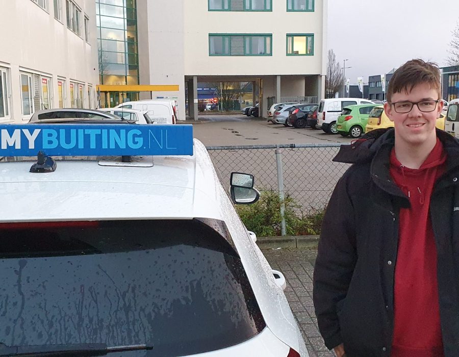 Gefeliciteerd Raymond in 1 keer geslaagd voor je rijbewijs!