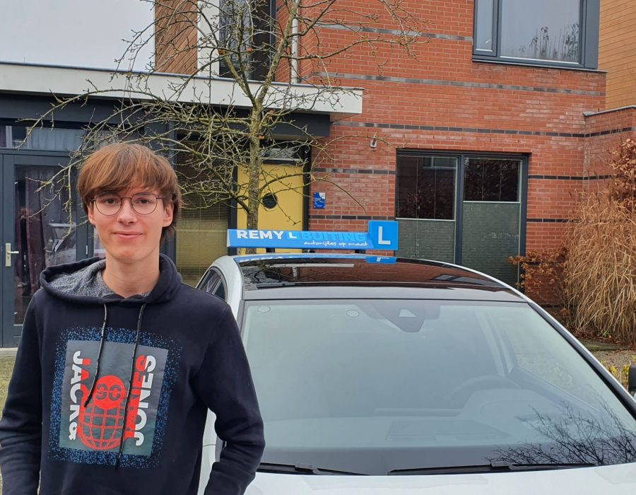 Gefeliciteerd Jef geslaagd voor je rijbewijs!