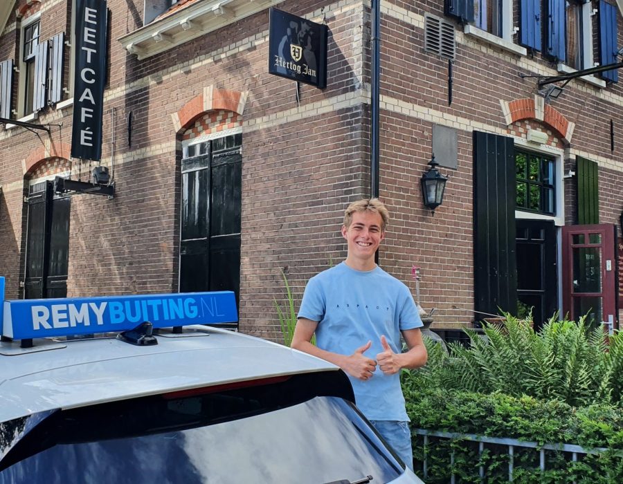 Gefeliciteerd Chiel met het behalen van je rijbewijs!