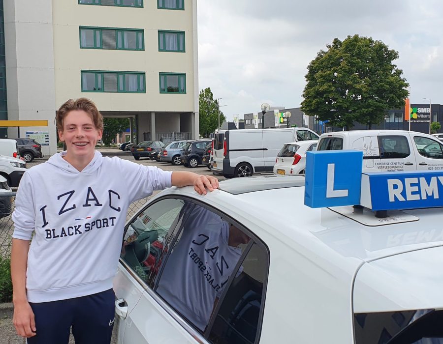 Gefeliciteerd Querijn in 1 keer geslaagd voor je rijbewijs!