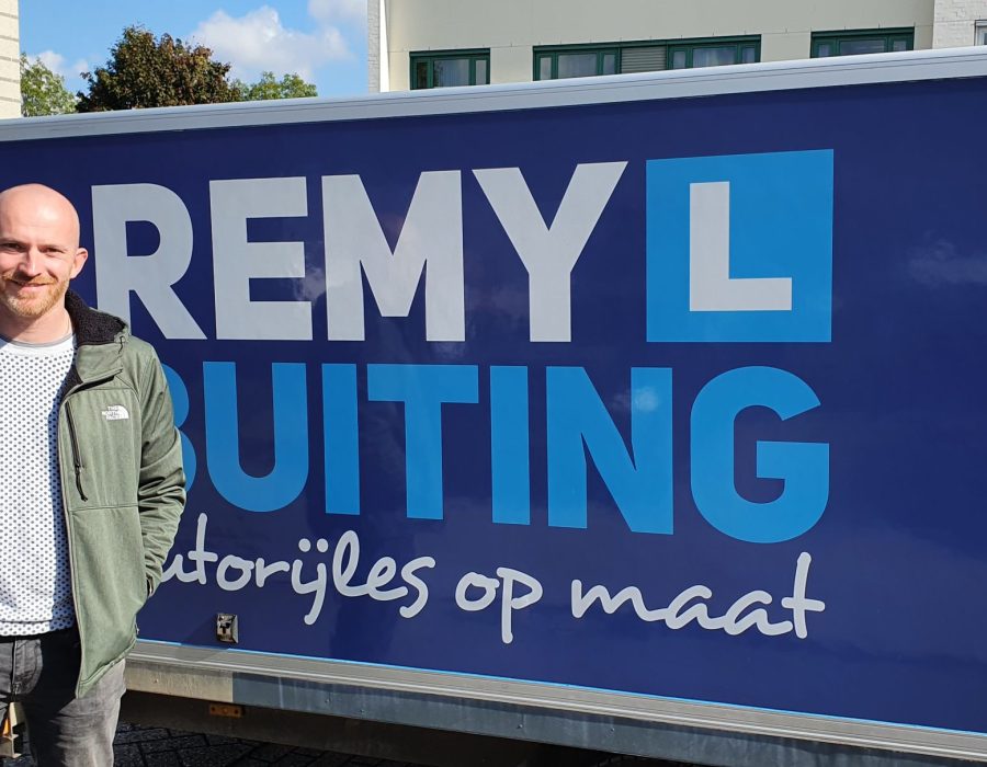 Gefeliciteerd Bram in 1 keer geslaagd voor je E achter B rijbewijs!