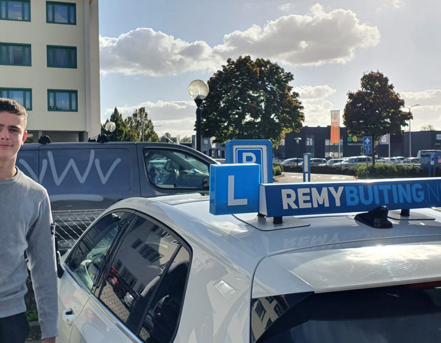 Gefeliciteerd Jeffrey in 1 keer geslaagd voor je rijbewijs!