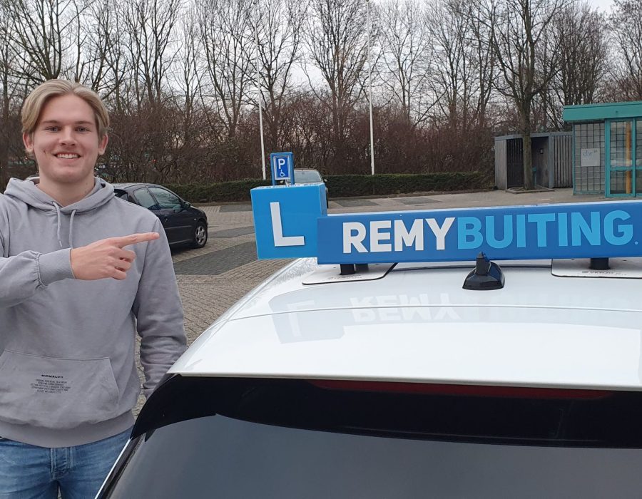 Gefeliciteerd Marijn in 1 keer geslaagd voor je rijbewijs!