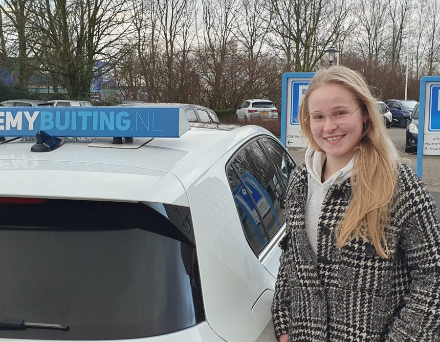 Gefeliciteerd Mickey in 1 keer geslaagd voor je rijbewijs!