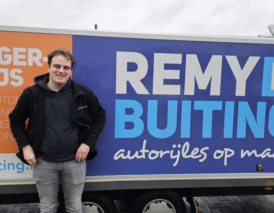 Gefeliciteerd Wouter in 1 keer geslaagd voor je E achter B rijbewijs!