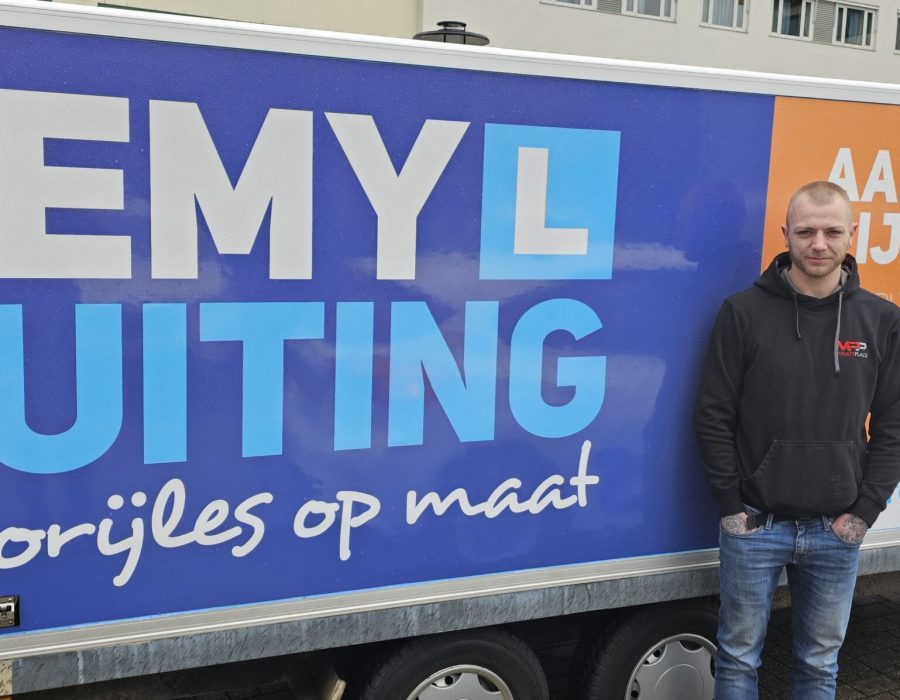 Gefeliciteerd Kevin in 1 keer geslaagd voor je E achter B rijbewijs!