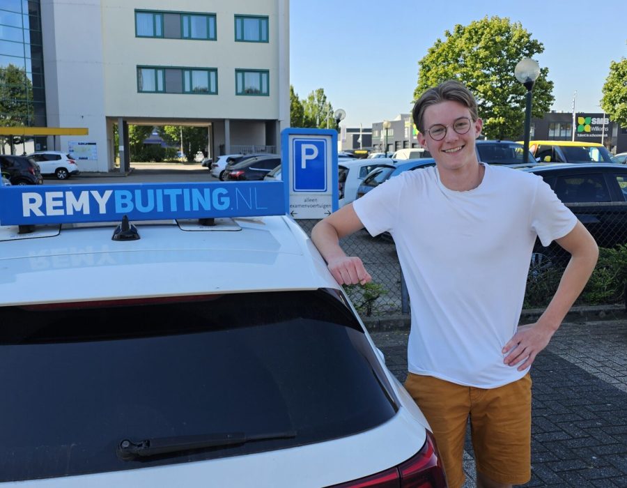 Gefeliciteerd Wout in 1 keer geslaagd voor je rijbewijs!