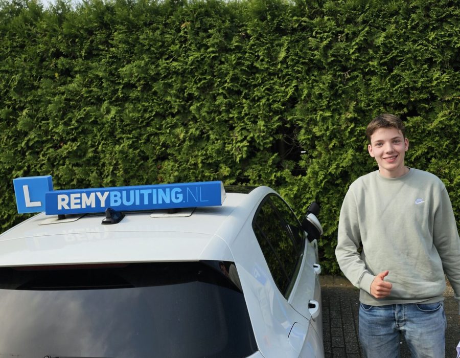 Gefeliciteerd Florian geslaagd voor je rijbewijs!