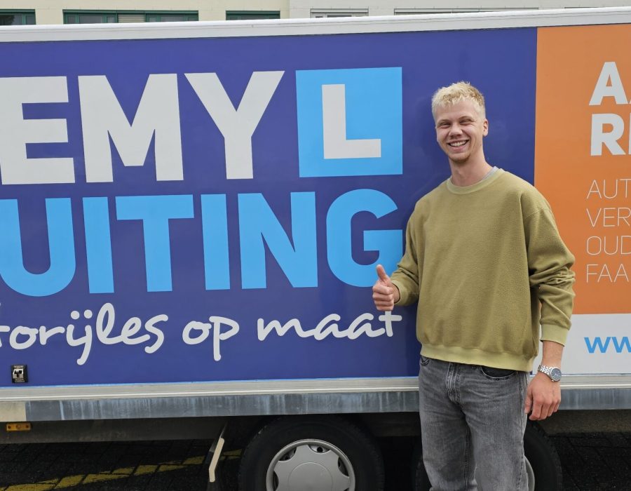 Gefeliciteerd Tije in 1 keer geslaagd voor je E achter B rijbewijs!
