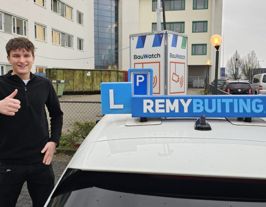 Gefeliciteerd Robin in 1 keer geslaagd voor je rijbewijs!