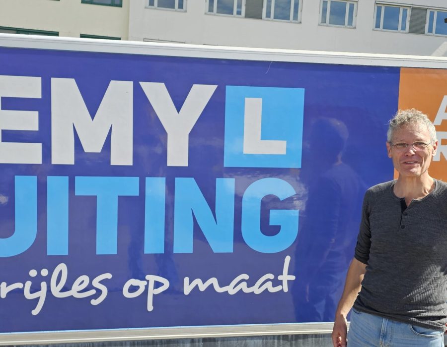 Gefeliciteerd Andries in 1 keer geslaagd voor je E achter B rijbewijs!