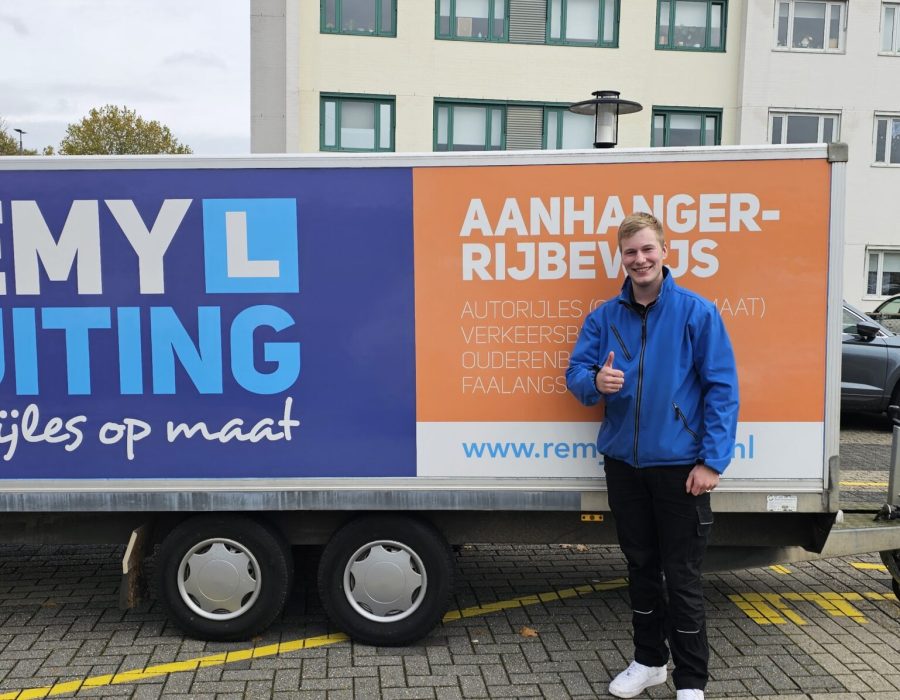 Gefeliciteerd Nick geslaagd voor je E achter B rijbewijs!