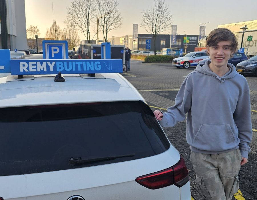 Gefeliciteerd Dion geslaagd voor je rijbewijs!