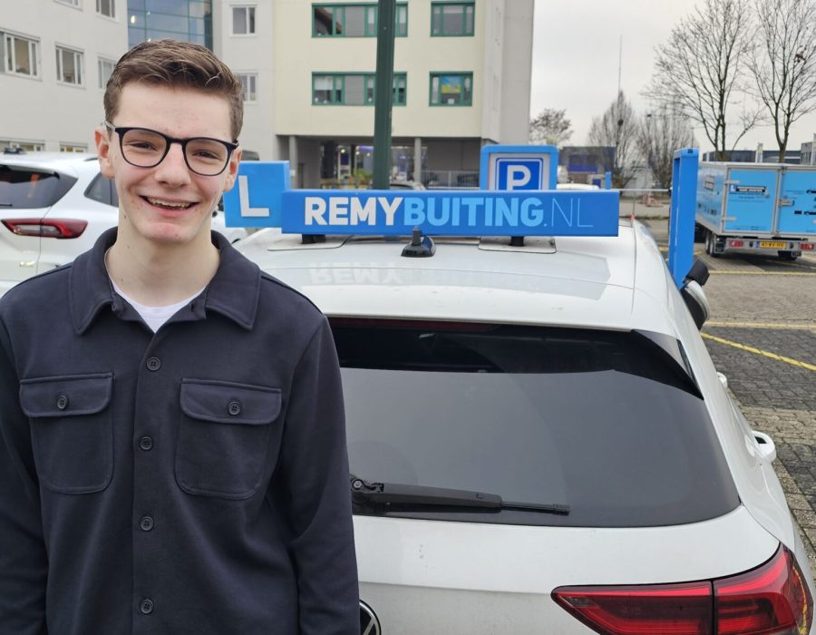 Gefeliciteerd Koen in 1 keer geslaagd voor je rijbewijs!