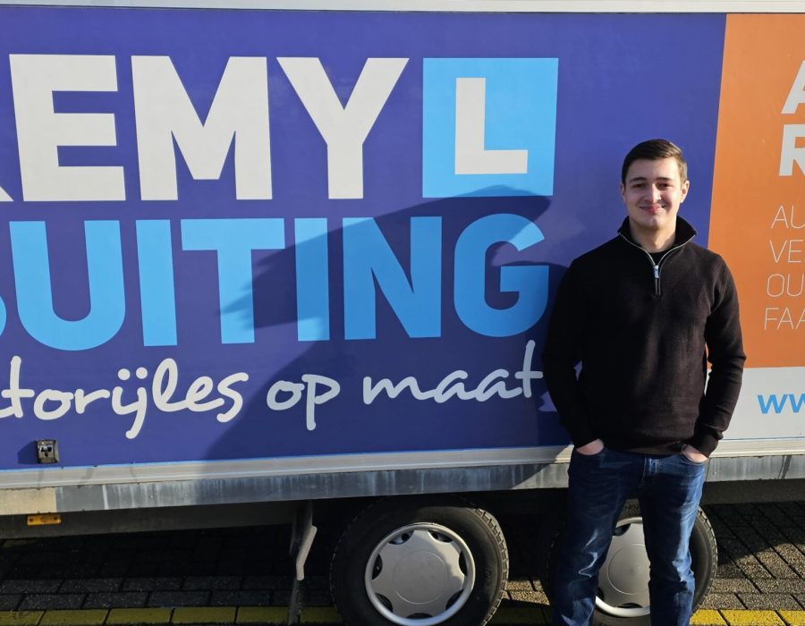 Gefeliciteerd Emre in 1 keer geslaagd voor je Aanhanger rijbewijs!