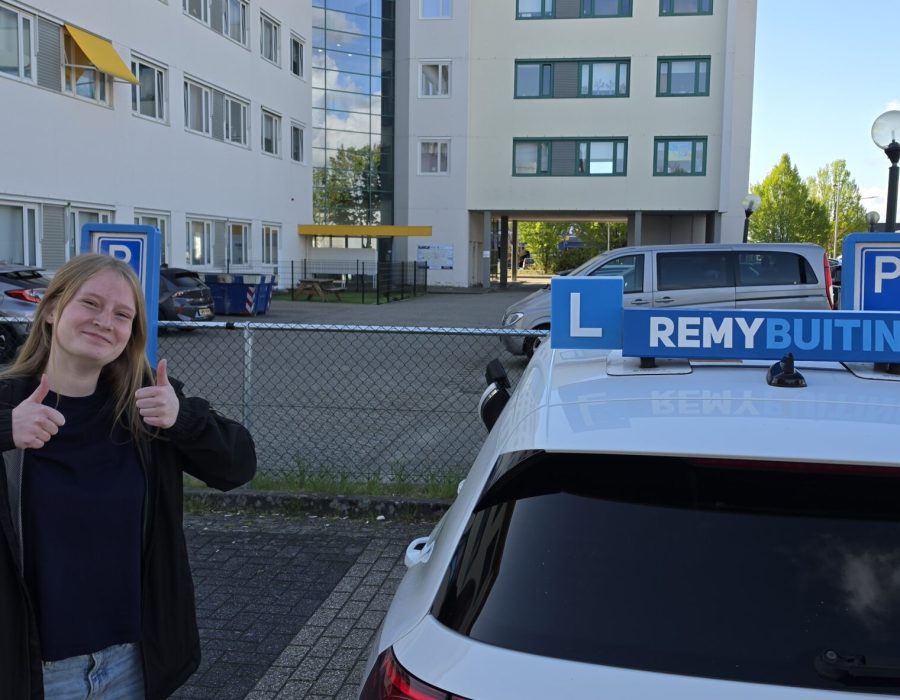 Gefeliciteerd Anne geslaagd voor je Rijbewijs!