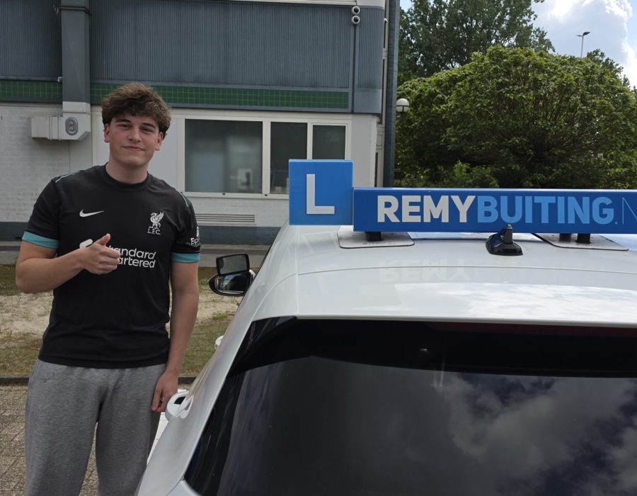 Gefeliciteerd Roman in 1 keer geslaagd voor je rijbewijs!