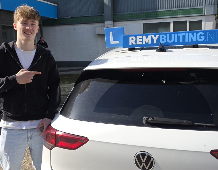 Gefeliciteerd Siem in 1 keer geslaagd voor je rijbewijs!