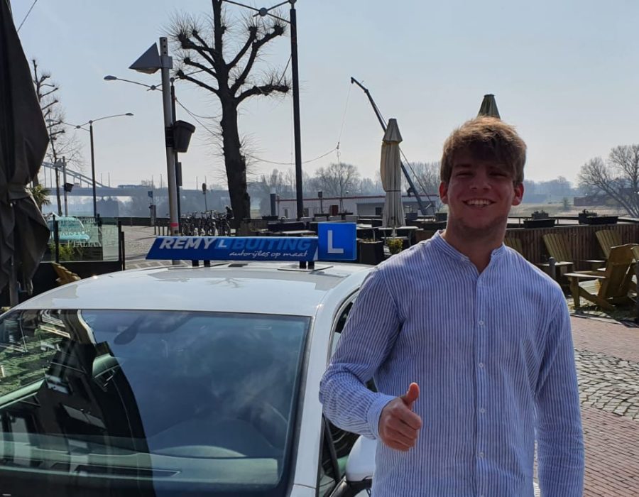 Gefeliciteerd Job in 1 keer geslaagd voor je rijbewijs!